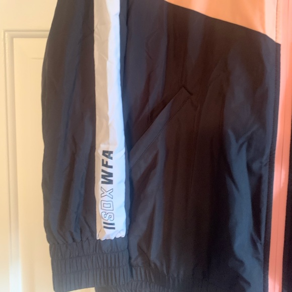 Sarah’s Day x White fox wind breaker - Picture 7 of 7